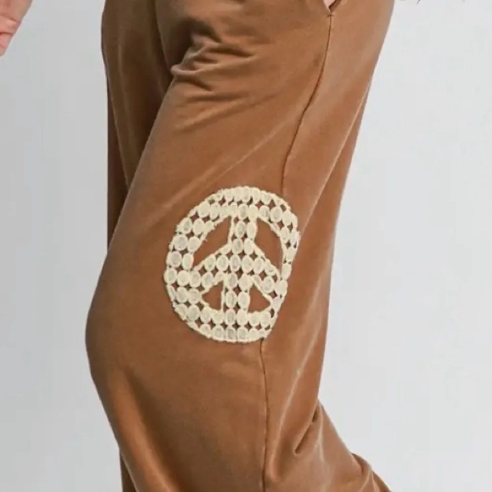 New nwt Umgee camel pull on pants peace crochet trim S M L - Picture 3 of 3